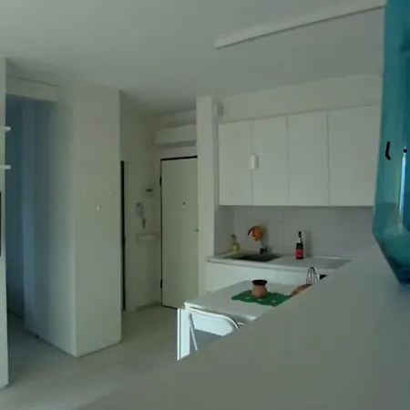 Bianca Fronte Mare Apartment