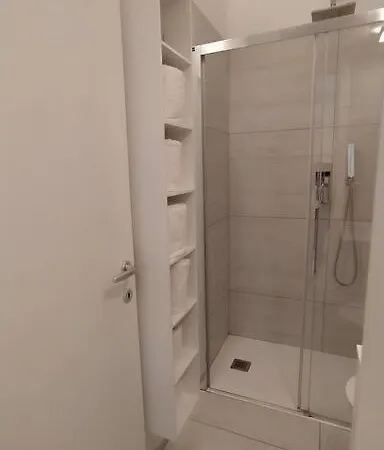 Bianca Fronte Mare * לידו די ג'סולו