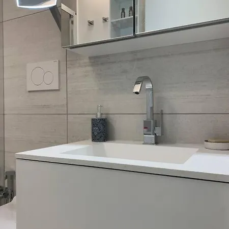 Bianca Fronte Mare * לידו די ג'סולו