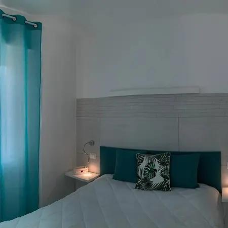 Bianca Fronte Mare Apartment