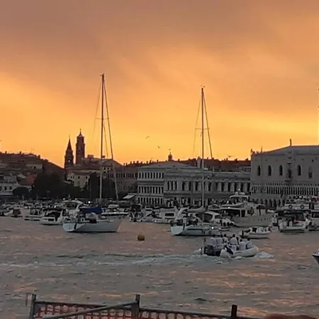 Bianca Fronte Mare アパート *
